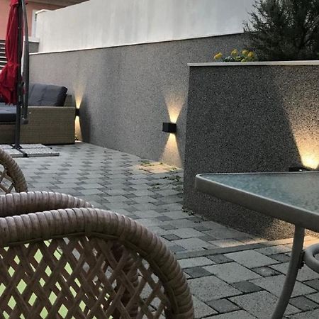 Holiday Home Aspalathos - With Free Parking, Near The Beach, A Few Minutes' Walking Distance To The Unesco Palace Split Exteriér fotografie
