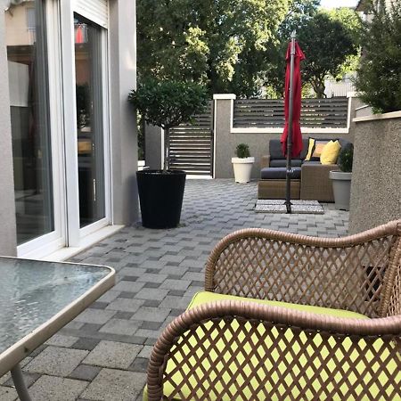 Holiday Home Aspalathos - With Free Parking, Near The Beach, A Few Minutes' Walking Distance To The Unesco Palace Split Exteriér fotografie