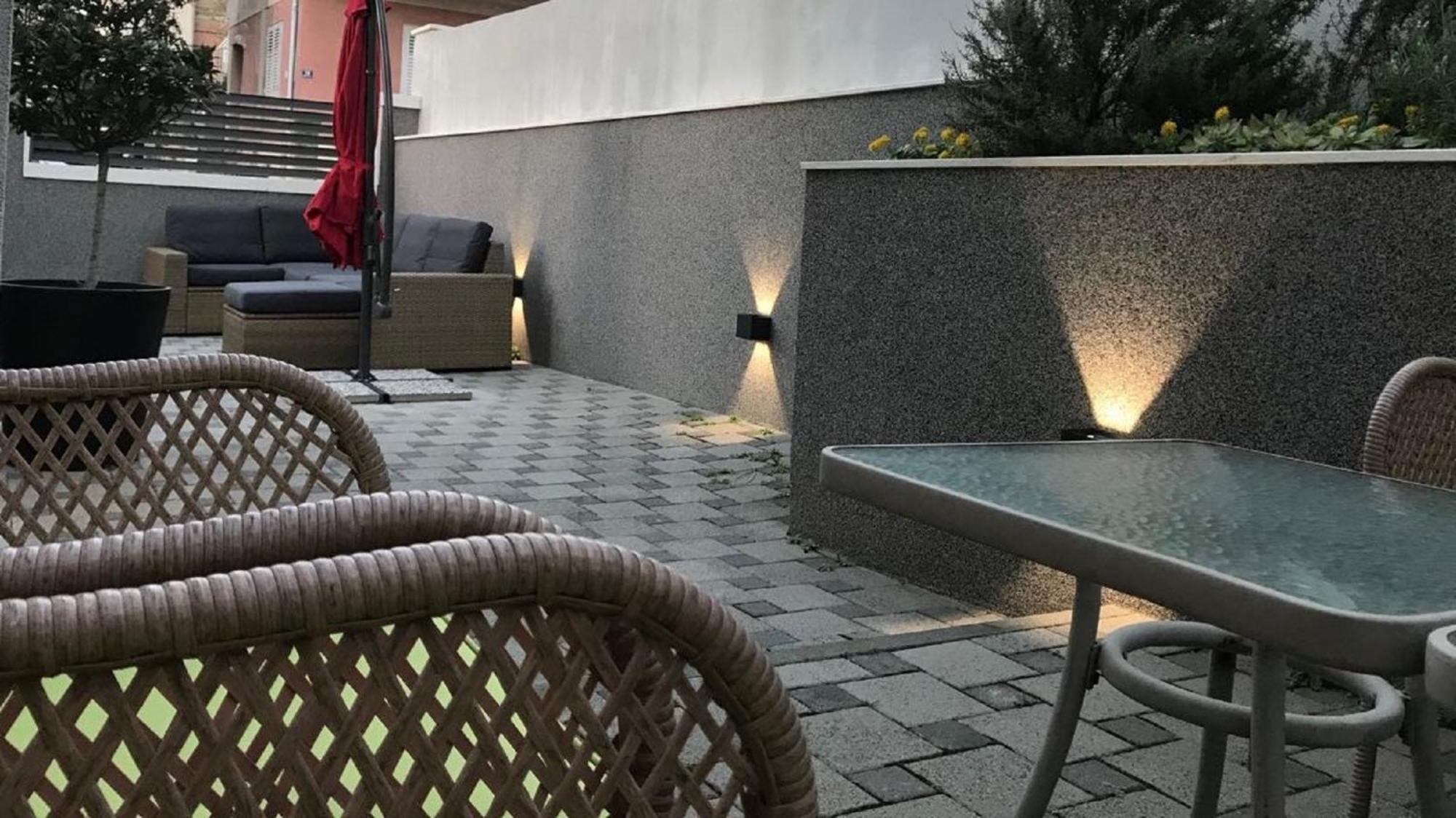 Holiday Home Aspalathos - With Free Parking, Near The Beach, A Few Minutes' Walking Distance To The Unesco Palace Split Exteriér fotografie