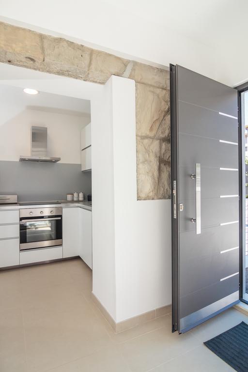Holiday Home Aspalathos - With Free Parking, Near The Beach, A Few Minutes' Walking Distance To The Unesco Palace Split Exteriér fotografie