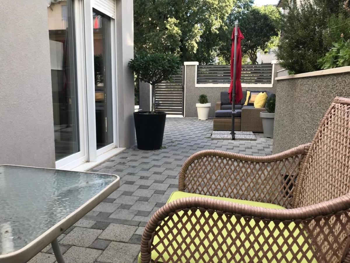 Holiday Home Aspalathos - With Free Parking, Near The Beach, A Few Minutes' Walking Distance To The Unesco Palace Split Exteriér fotografie