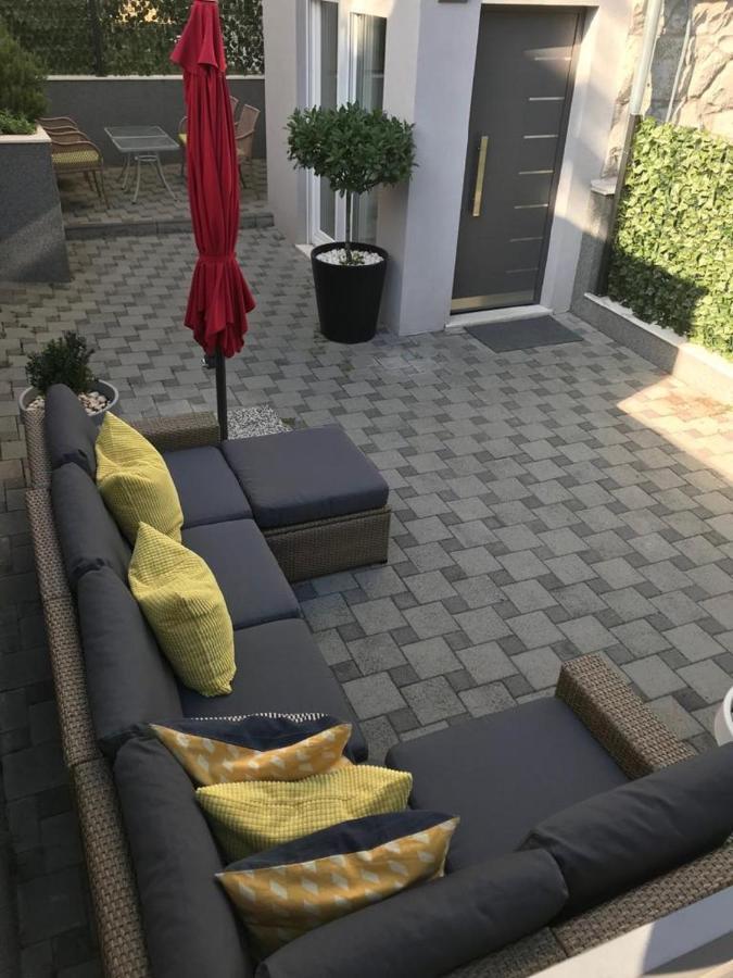 Holiday Home Aspalathos - With Free Parking, Near The Beach, A Few Minutes' Walking Distance To The Unesco Palace Split Exteriér fotografie