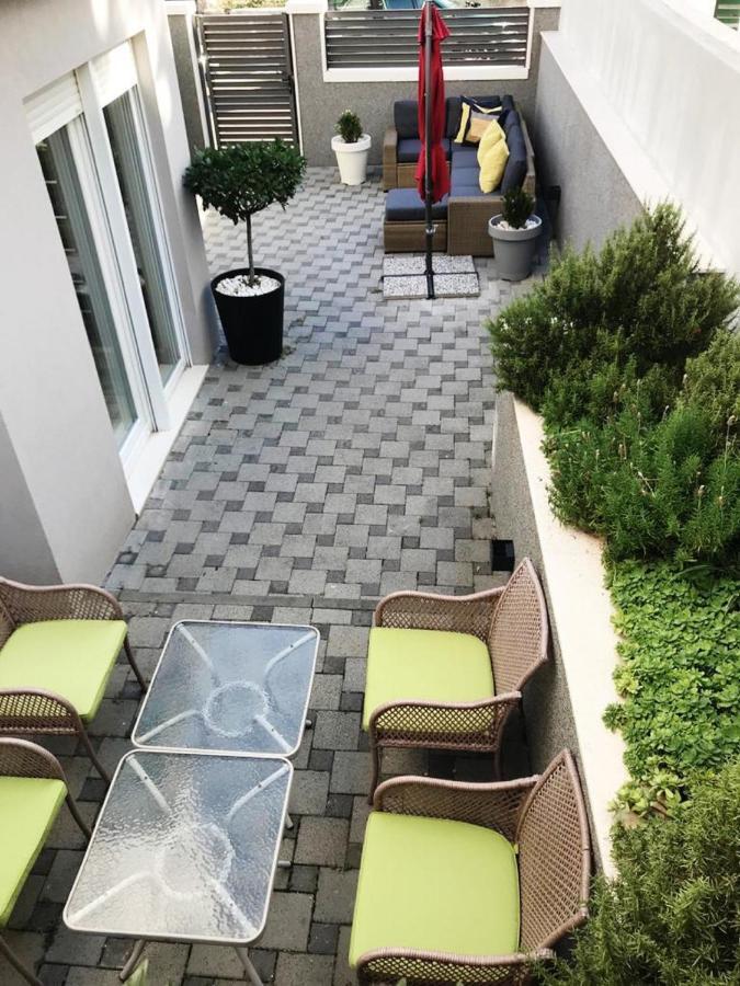 Holiday Home Aspalathos - With Free Parking, Near The Beach, A Few Minutes' Walking Distance To The Unesco Palace Split Exteriér fotografie